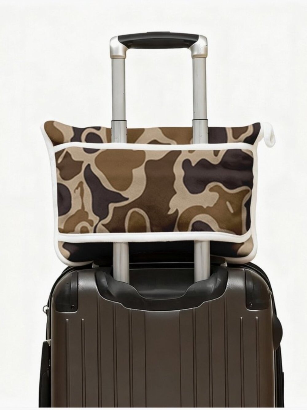 Duck Camo Plush Travel Blanket with Matching Case - Picture 6 of 10
